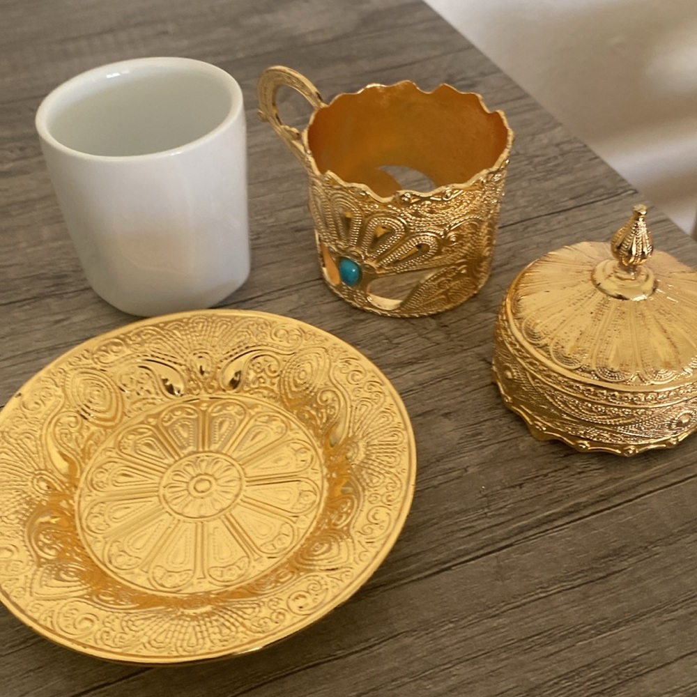 Tea cup - Picture 2 of 3